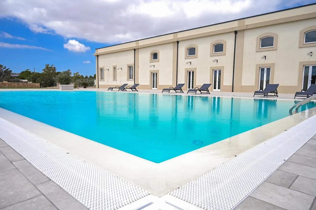 Dimora Savarino Villa con Piscina Marzamemi
