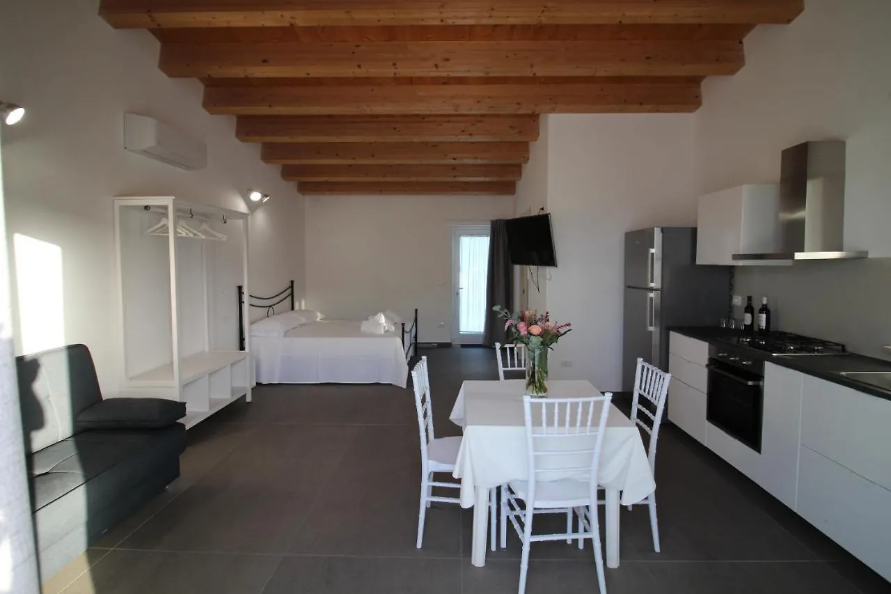 Dimora Savarino Marzamemi Suites With Pool Guest house