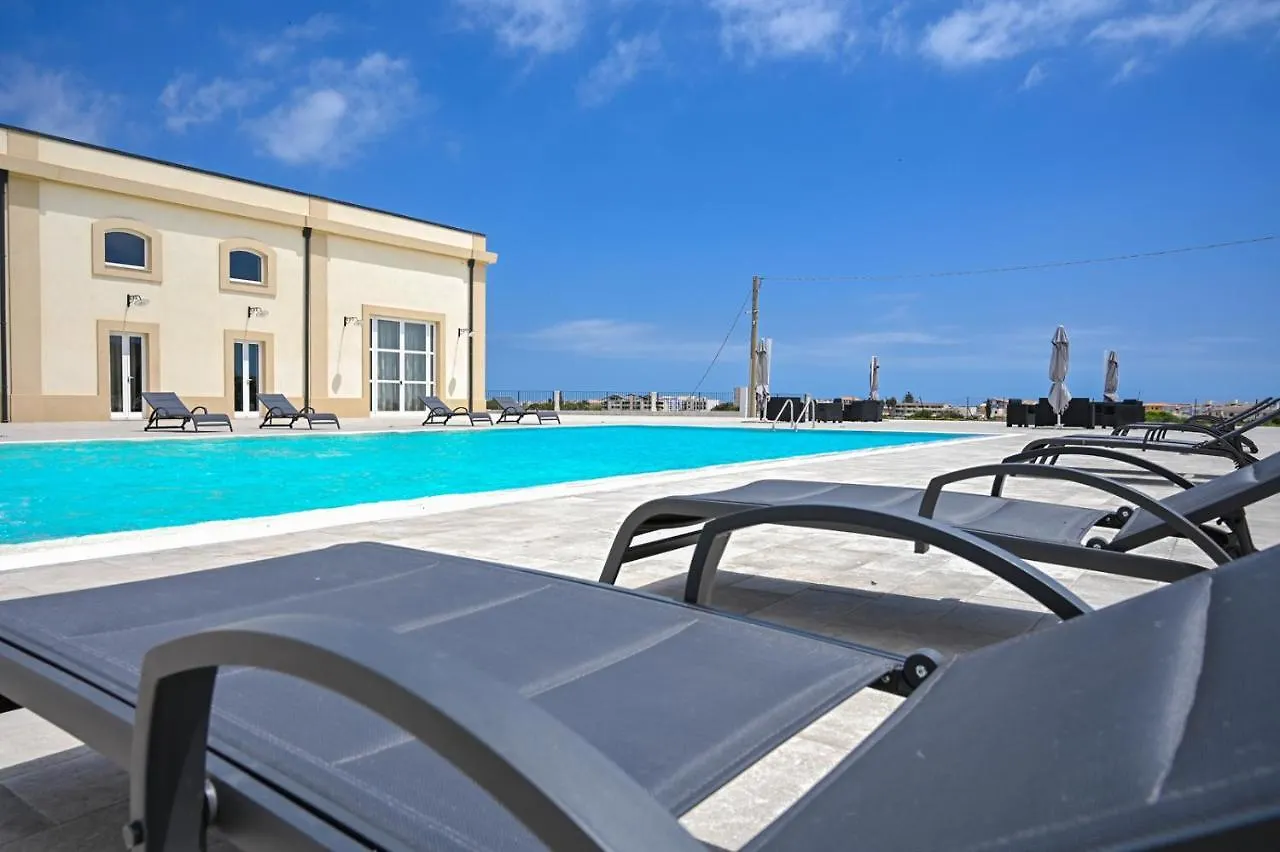 Dimora Savarino Villa con Piscina Marzamemi Italia