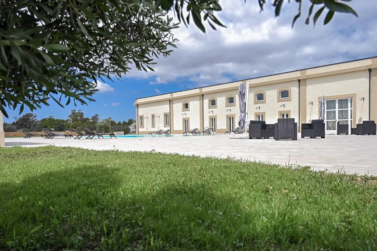 Dimora Savarino Villa con Piscina Marzamemi 0*,